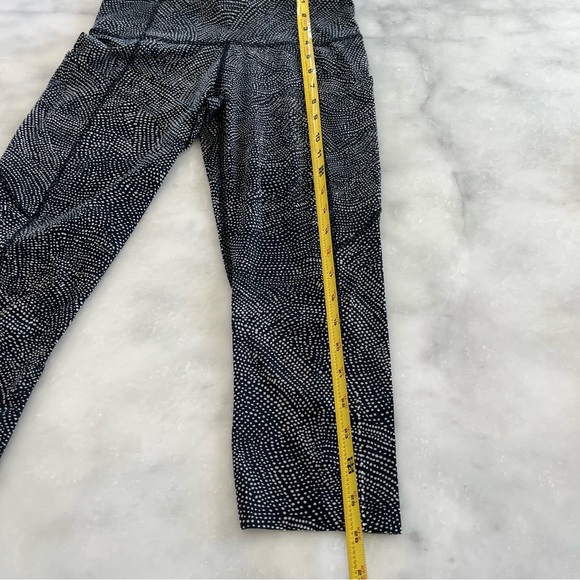 LuLuLemon 26” super lightweight legging. Black and white dots. 4 - Picture 13 of 16